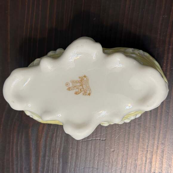 Belleek Lily of the Valley Plateau Cobb Lustre Cream & Yellow. - Picture 4 of 4